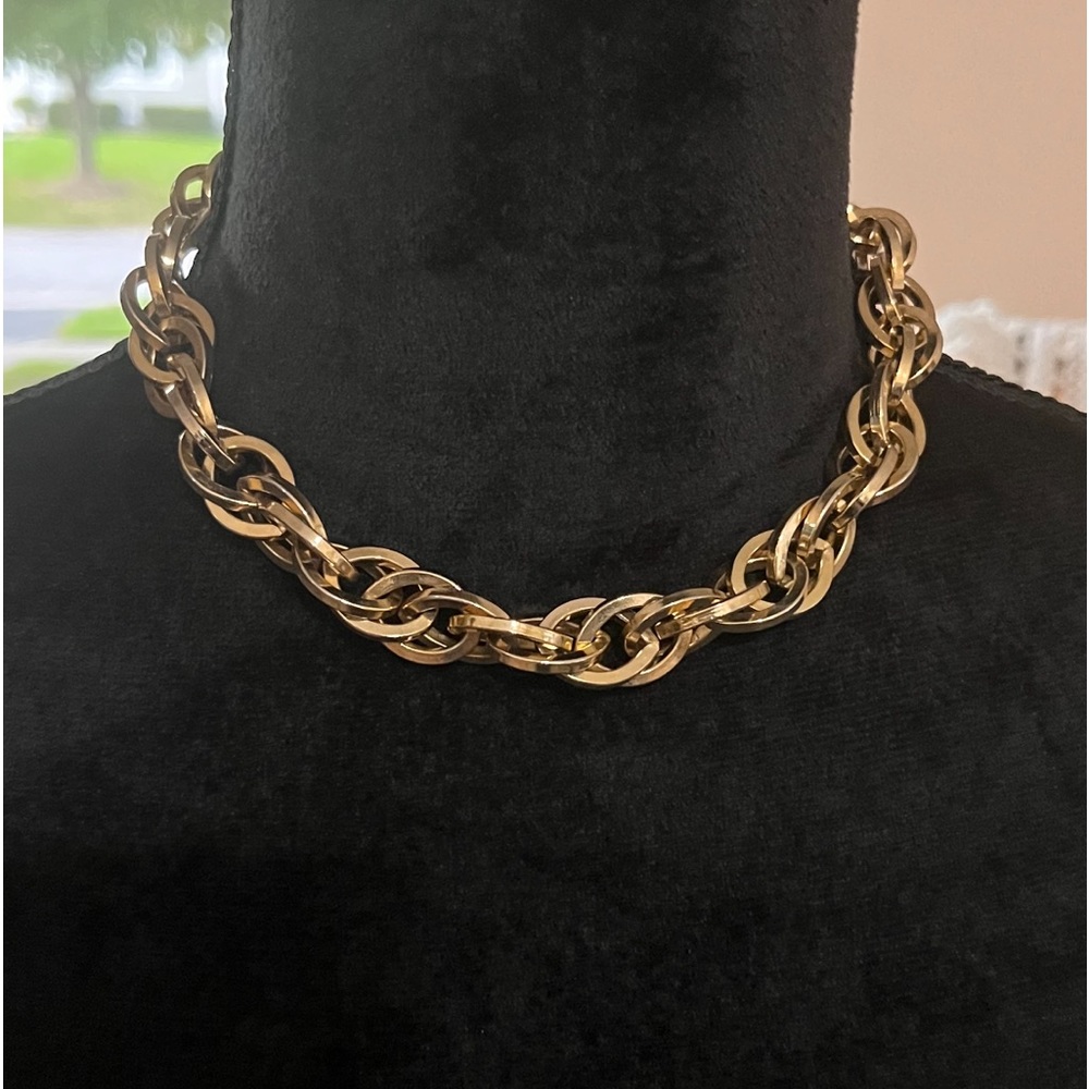 Chunky MultiLink goldtone chain. - Picture 1 of 2